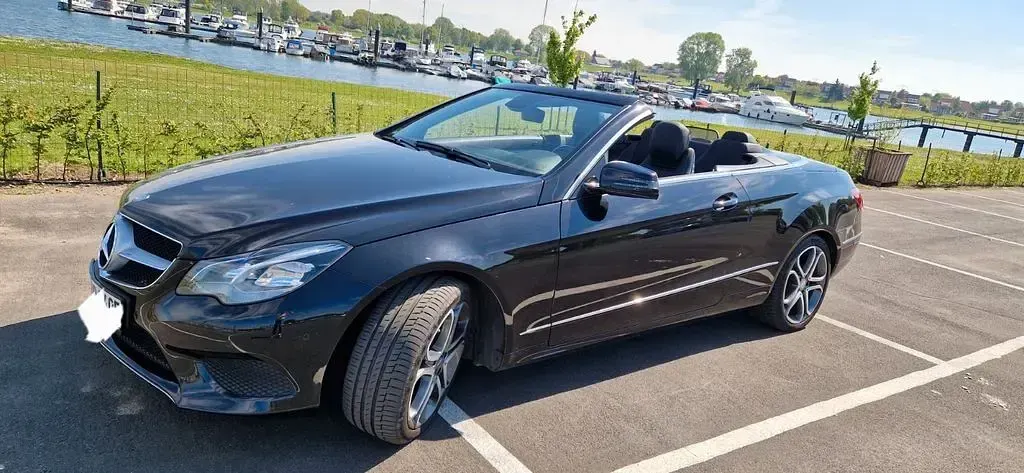 Second-hand Mercedes E250 211 CP (155 kW) 2014 Negru Cabrio