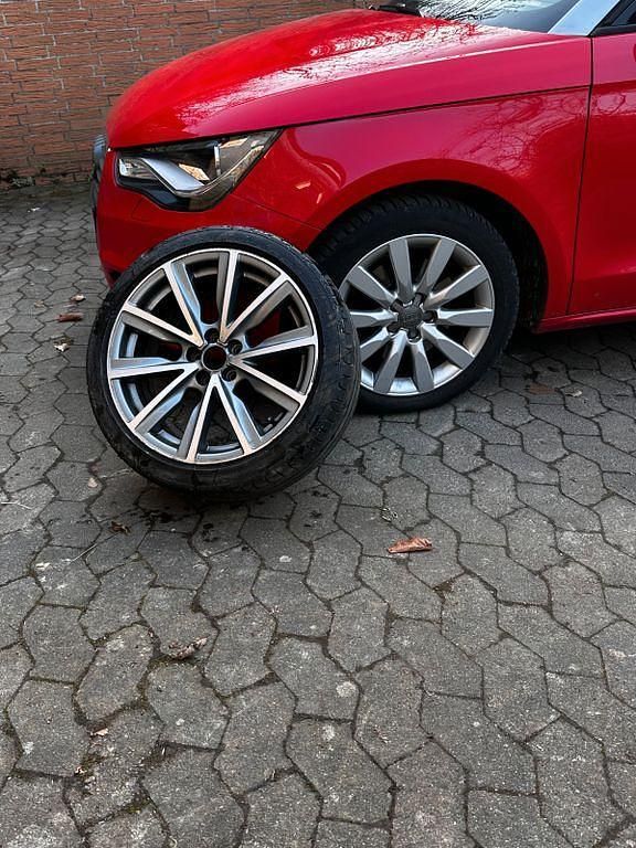 Gebraucht Audi A1 Ambition 105 PS (77 kW) 2011 Rot Kleinwagen