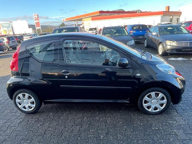 Gebraucht Peugeot 107 Filou 68 PS (50 kW) 2009 Schwarz Kleinwagen