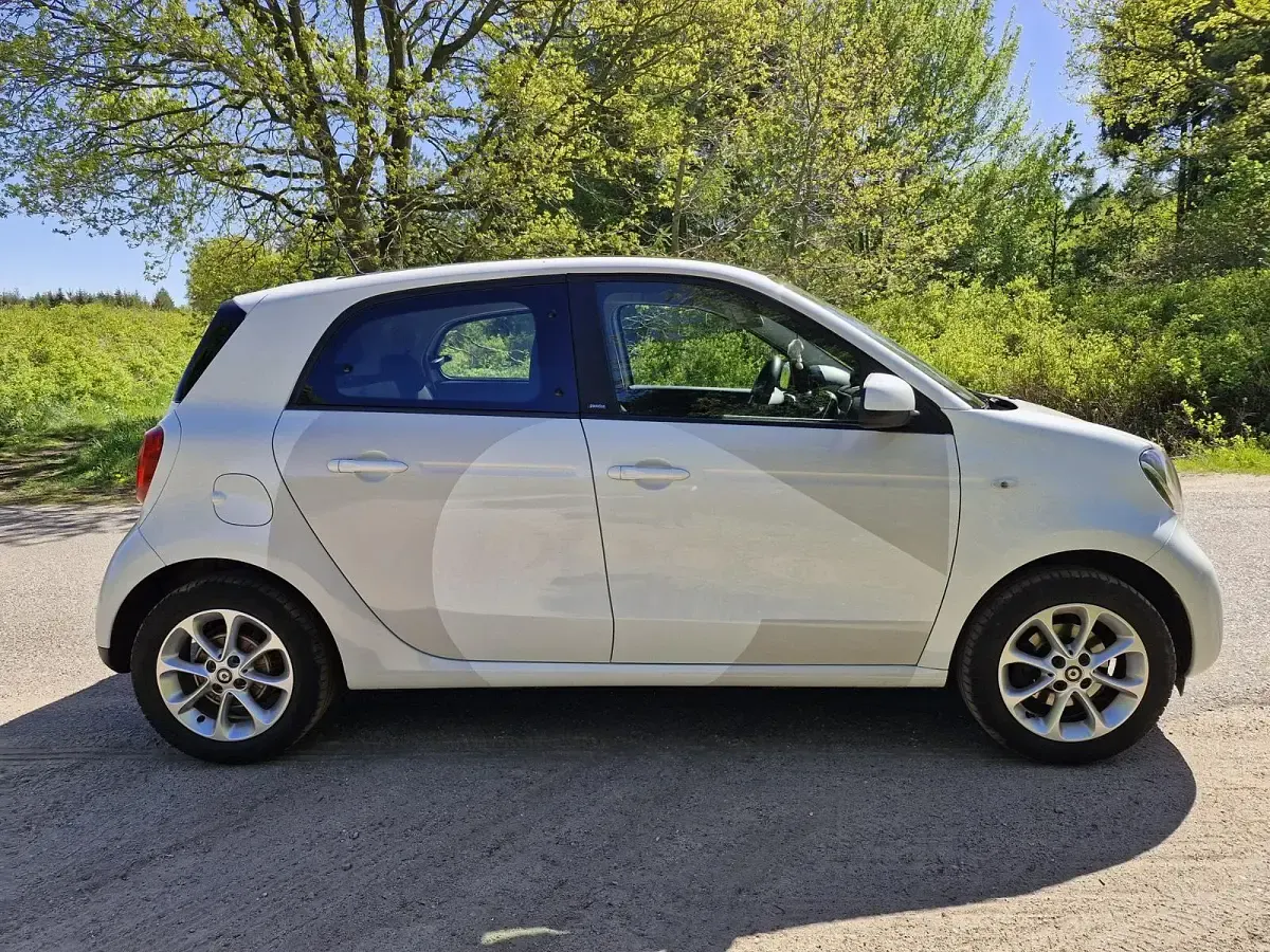 Gebraucht Smart ForFour 70 PS (51 kW) 2017 Weiß Kleinwagen