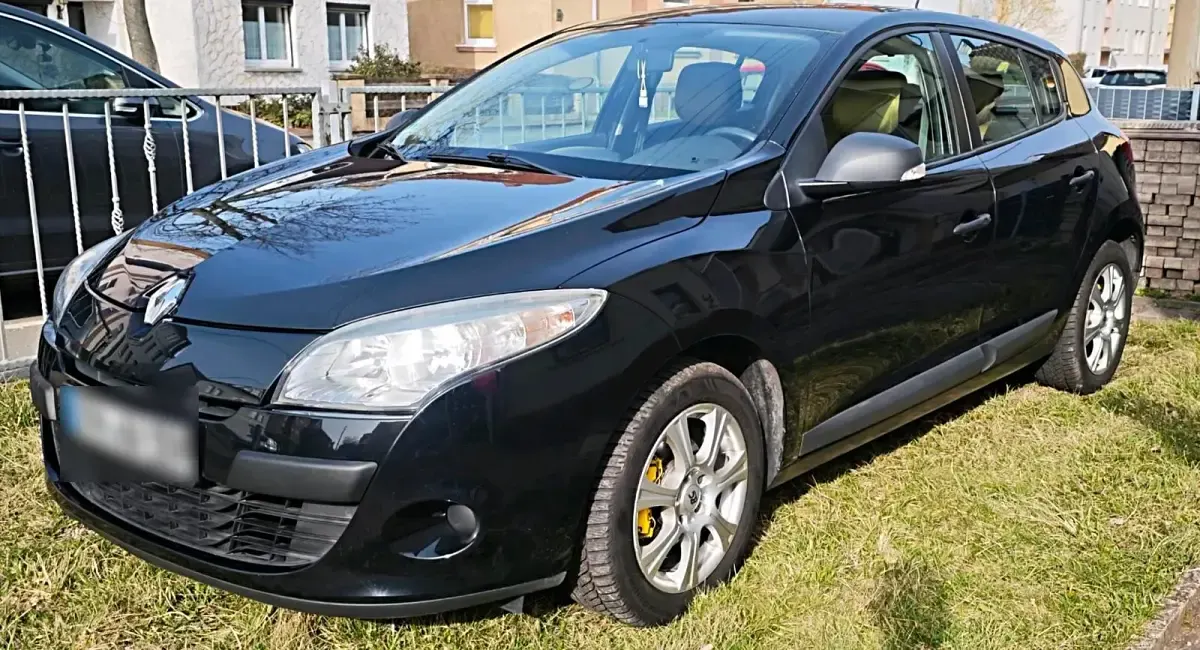Używany Renault Mégane 102 KM (75 kW) 2011 Czarny Sedan/Limuzyna