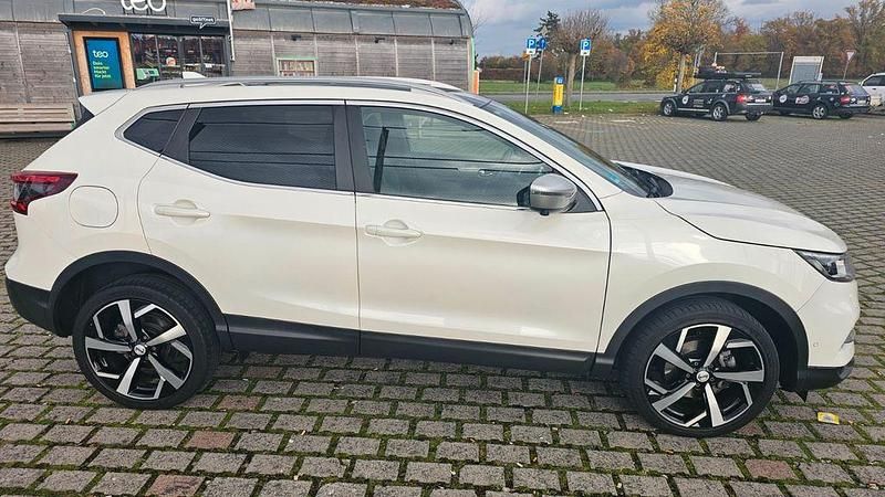 Weiß Gebraucht 2019 Nissan Qashqai SUV | 20.500 € (Etwas zu teuer) - Bild 1/4
