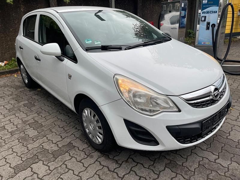 Weiß Gebraucht 2012 Opel Corsa Limousine | 2.500 € (Guter Preis) - Bild 1/4