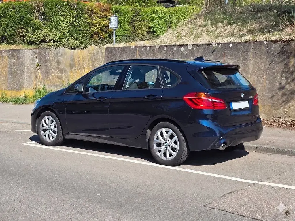 Gebraucht BMW 225 Active Tourer iPerformance 224 PS (164 kW) 2019 Blau Van / Kleinbus