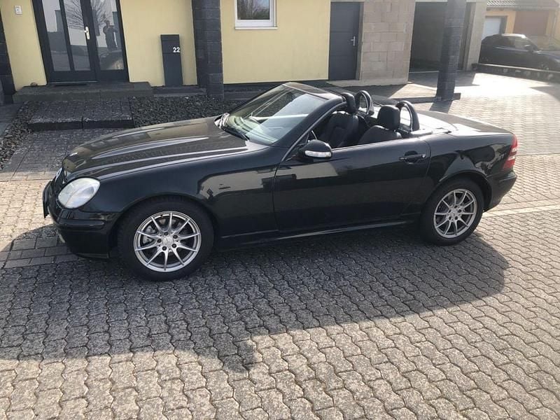 Gebraucht Mercedes SLK200 163 PS (119 kW) 2004 Schwarz Cabrio