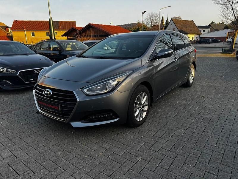 Gebraucht Hyundai i40 165 PS (121 kW) 2016 Silber Kombi