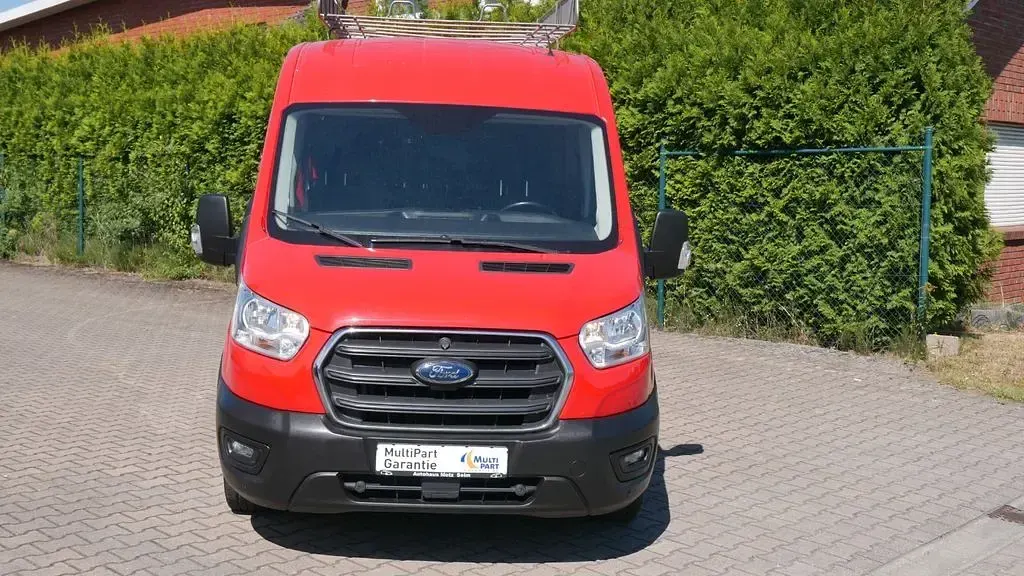 Gebraucht Ford Transit 131 PS (96 kW) 2019 Rot Van