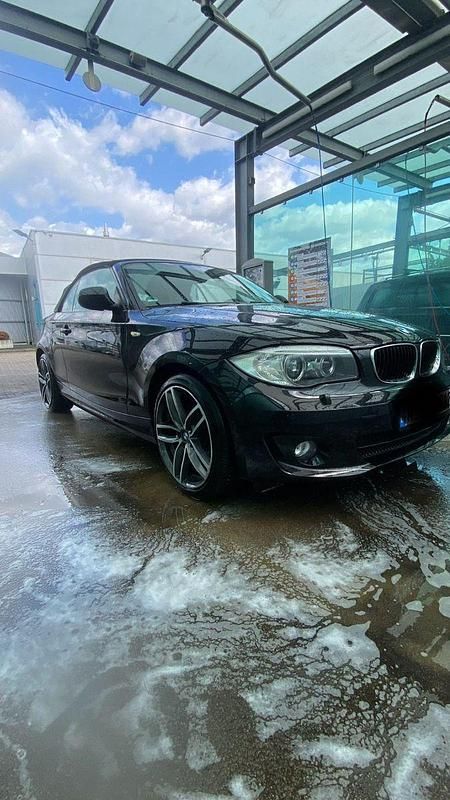 Schwarz Gebraucht 2011 BMW 118 Cabriolet Cabrio | 6.500 € (Guter Preis) - Bild 1/4