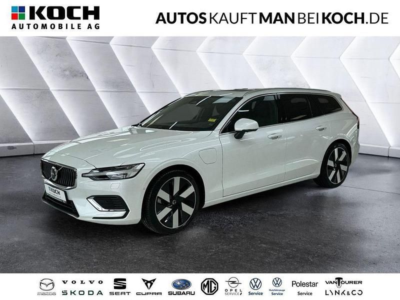 Crystal white pearl (707) Gebraucht 2024 Volvo V60 Plus Kombi | 45.990 € (Fairer Preis) - Bild 1/4