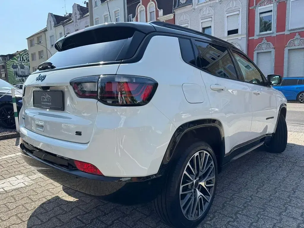 Neu Jeep Compass Summit 241 PS (177 kW) 2025 Weiß SUV