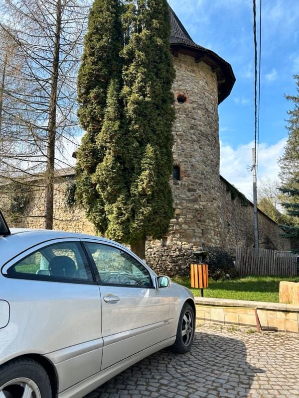 Grau Gebraucht 2002 Mercedes C180 Coupé | 5.000 € - Bild 1/4