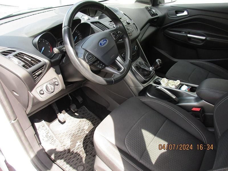 Gebraucht Ford Kuga 120 PS (88 kW) 2017 Weiß SUV