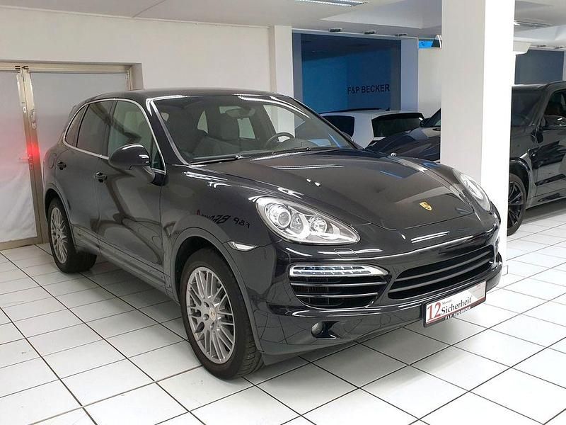 Gebraucht Porsche Cayenne 245 PS (180 kW) 2011 Tiefschwarz SUV
