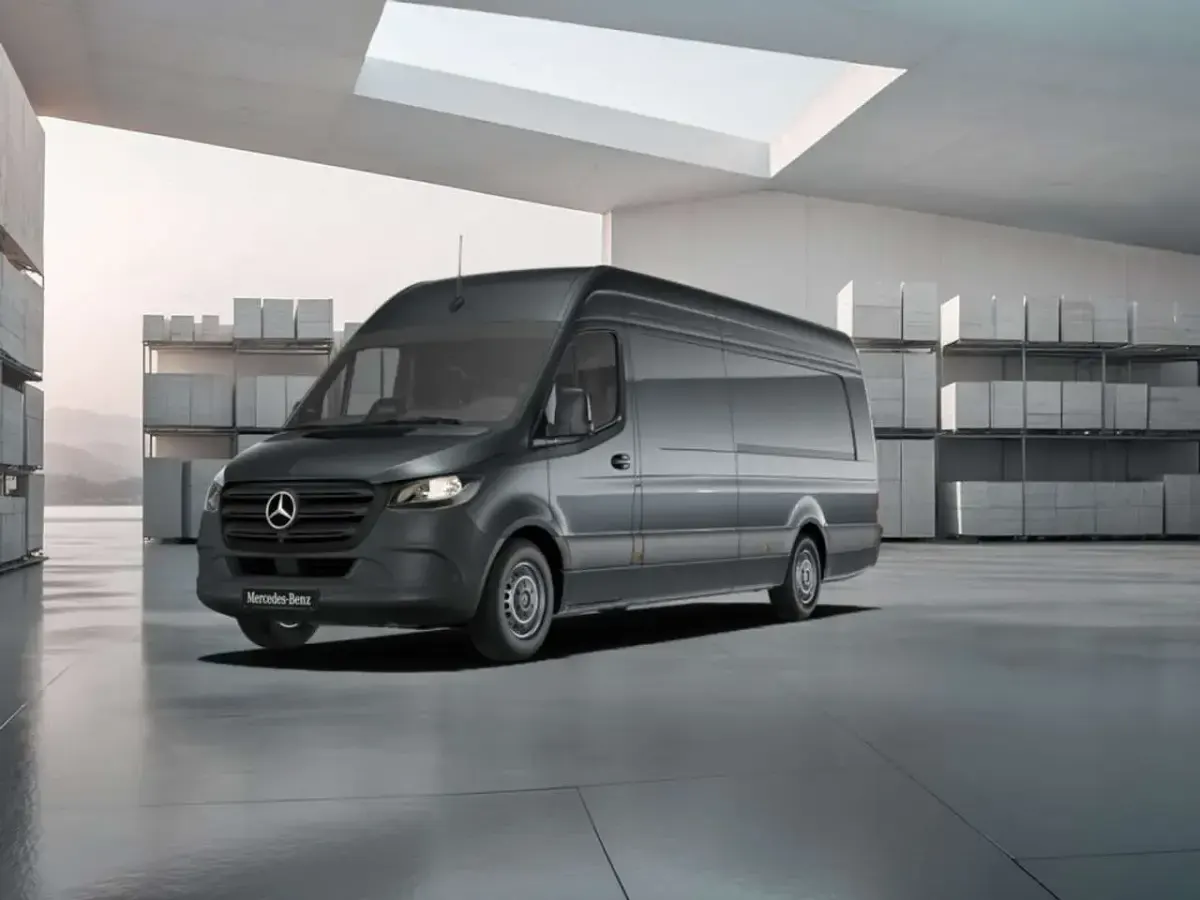 Gebraucht Mercedes Sprinter 170 PS (125 kW) 2025 Grau / tenoritgrau Van