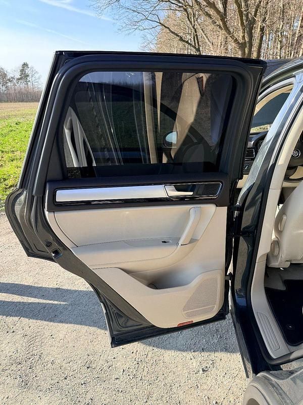 Gebraucht VW Touareg 204 PS (150 kW) 2015 Grau SUV