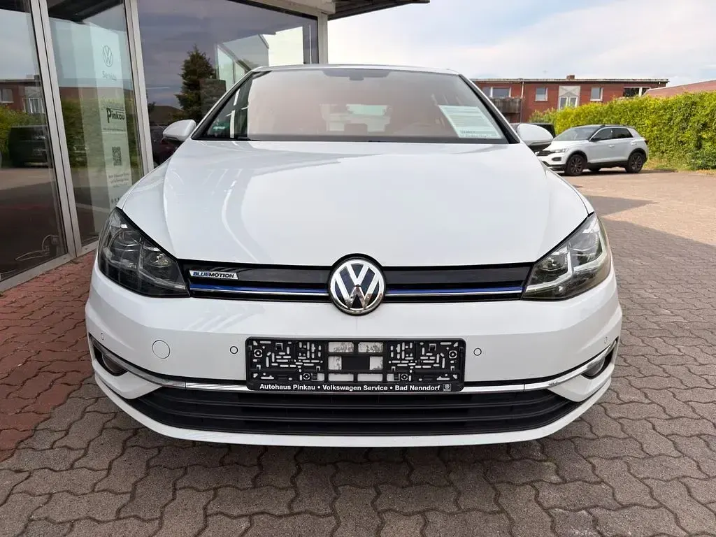 Gebraucht VW Golf VIII Highline 131 PS (96 kW) 2020 Weiß Limousine