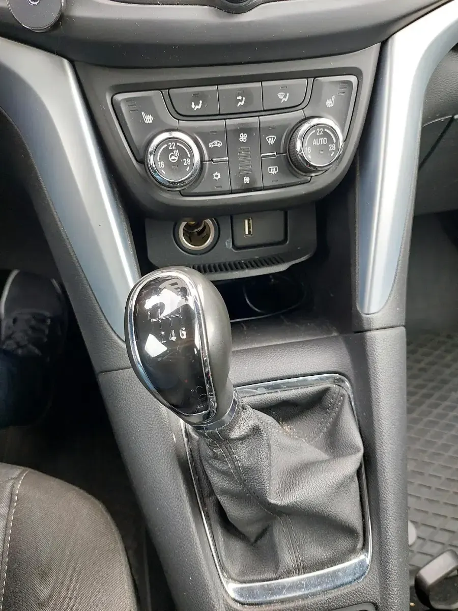 Gebraucht Opel Zafira 150 PS (110 kW) 2019 Schwarz Van / Kleinbus