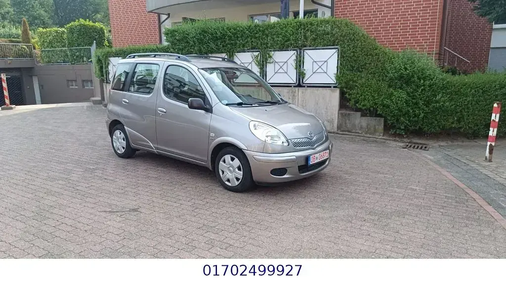 Gebraucht Toyota Yaris Verso Sol 84 PS (61 kW) 2004 Grau Van / Kleinbus