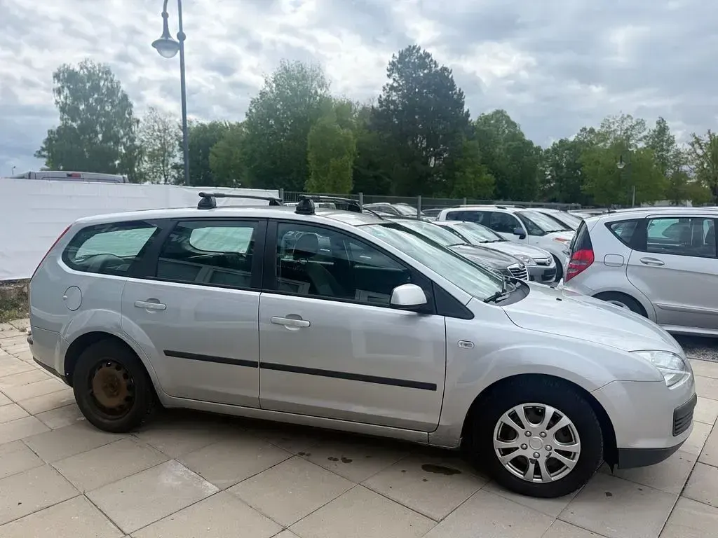 Brugt Ford Focus Fun X 101 HK (74 kW) 2007 Sølv Sedan