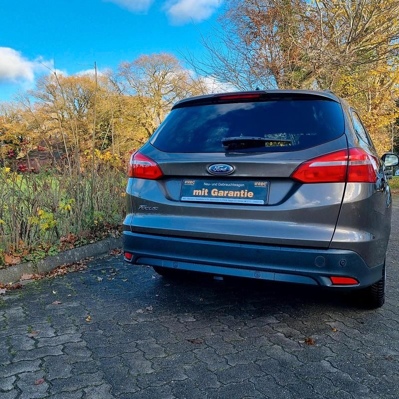 Gebraucht Ford Focus 120 PS (88 kW) 2016 Braun Kombi