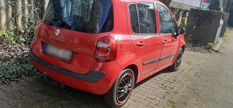 Second-hand Renault Modus 75 CP (55 kW) 2011 Roșu Monovolum