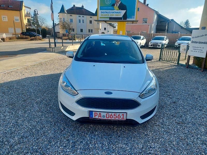 Gebraucht Ford Focus 95 PS (69 kW) 2017 Weiß Limousine