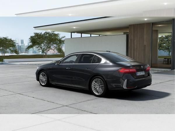 Neu BMW i5 250 kW (340 PS) 2026 Grau (sophistograu brillanteffekt metalli) Limousine