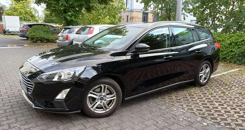Gebraucht Ford Focus Titanium 120 PS (88 kW) 2020 Schwarz Kombi
