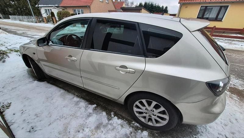 Usata Mazda 3 105 CV (77 kW) 2009 Beige Berlina