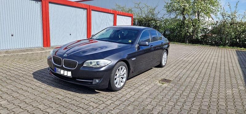 Grau Gebraucht 2011 BMW 530 Limousine | 12.500 € (Fairer Preis) - Bild 1/4