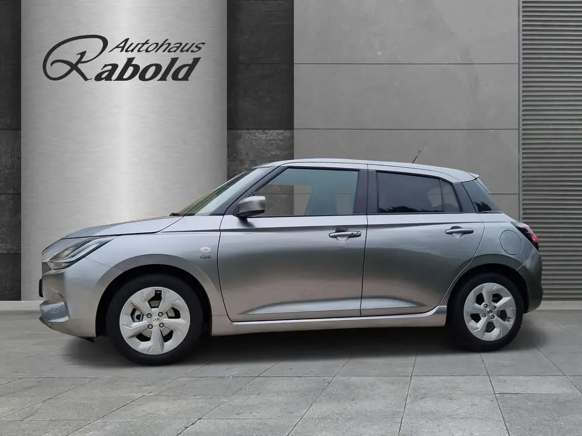Neu Suzuki Swift Comfort 82 PS (60 kW) 2026 Premium silver metallic (silber) Kleinwagen