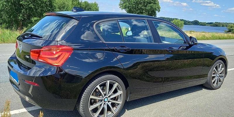 Gebraucht BMW 118 136 PS (100 kW) 2018 Schwarz Kleinwagen