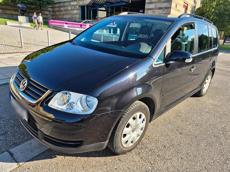 Schwarz Gebraucht 2006 VW Touran Van / Kleinbus | 4.000 € (Teuer) - Bild 1/4
