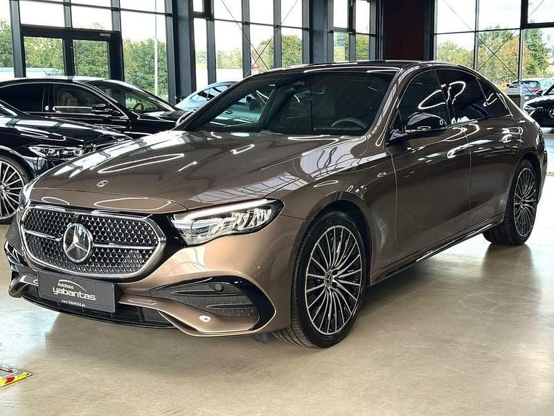 Samtbraun Gebraucht 2025 Mercedes E300 AMG Limousine | 63.800 € (Fairer Preis) - Bild 1/4