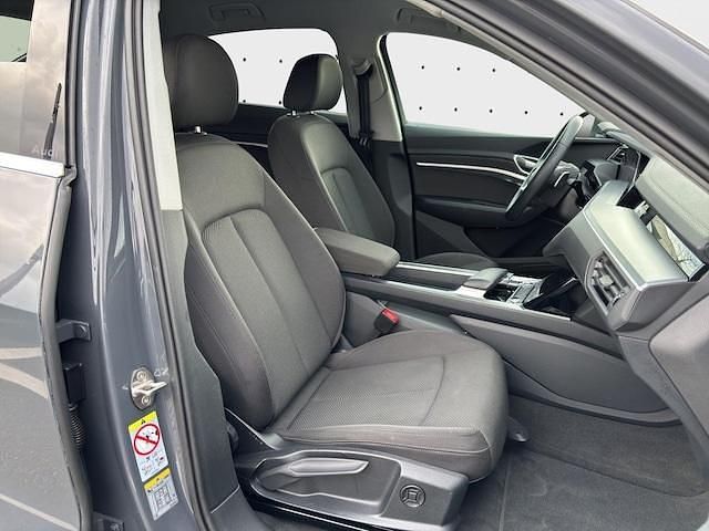 Gebraucht Audi Q8 Sportback e-tron Advanced Plus 250 kW (340 PS) 2024 Magnetgrau SUV