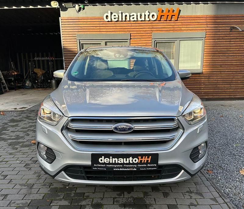 Gebraucht Ford Kuga Titanium 182 PS (133 kW) 2017 Silber SUV