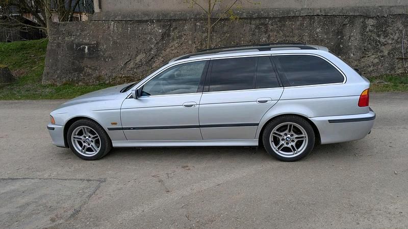 Gebraucht BMW 540 286 PS (210 kW) 2000 Silber Kombi