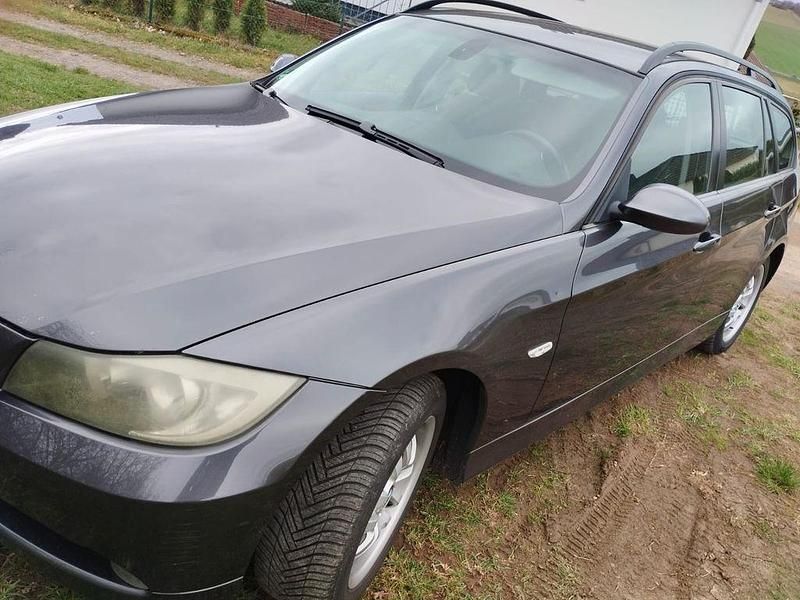 Gebraucht BMW 318 143 PS (105 kW) 2008 Braun Kombi