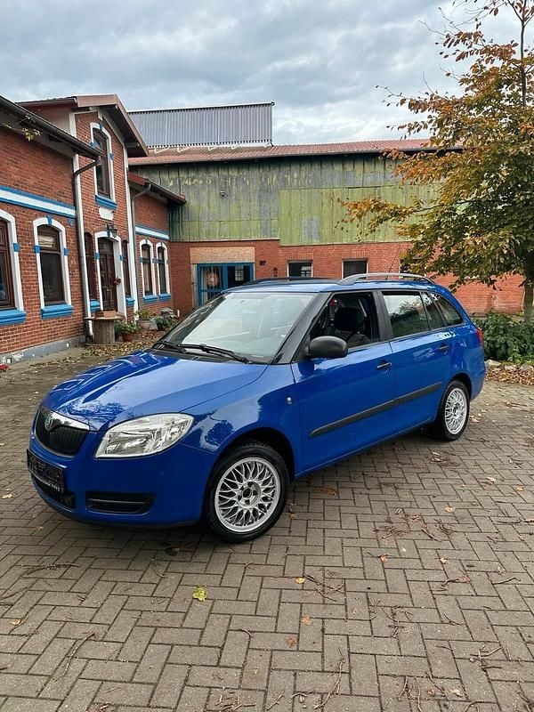 Blau Gebraucht 2009 Skoda Fabia Kombi | 1.450 € (Guter Preis) - Bild 1/4