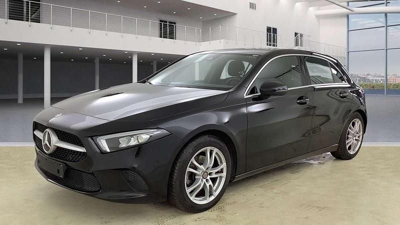 Nachtschwarz unilack Gebraucht 2019 Mercedes A180 Progressive Kleinwagen | 19.990 € (Superpreis) - Bild 1/4