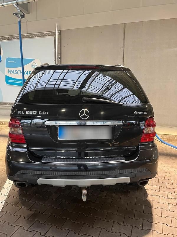 Gebraucht Mercedes ML280 190 PS (139 kW) 2007 Schwarz SUV