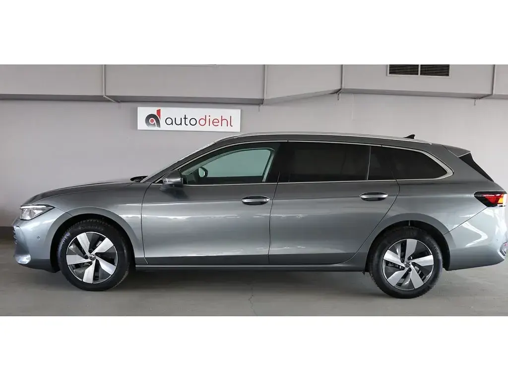 Gebraucht VW Passat Business 150 PS (110 kW) 2025 Grau Kombi