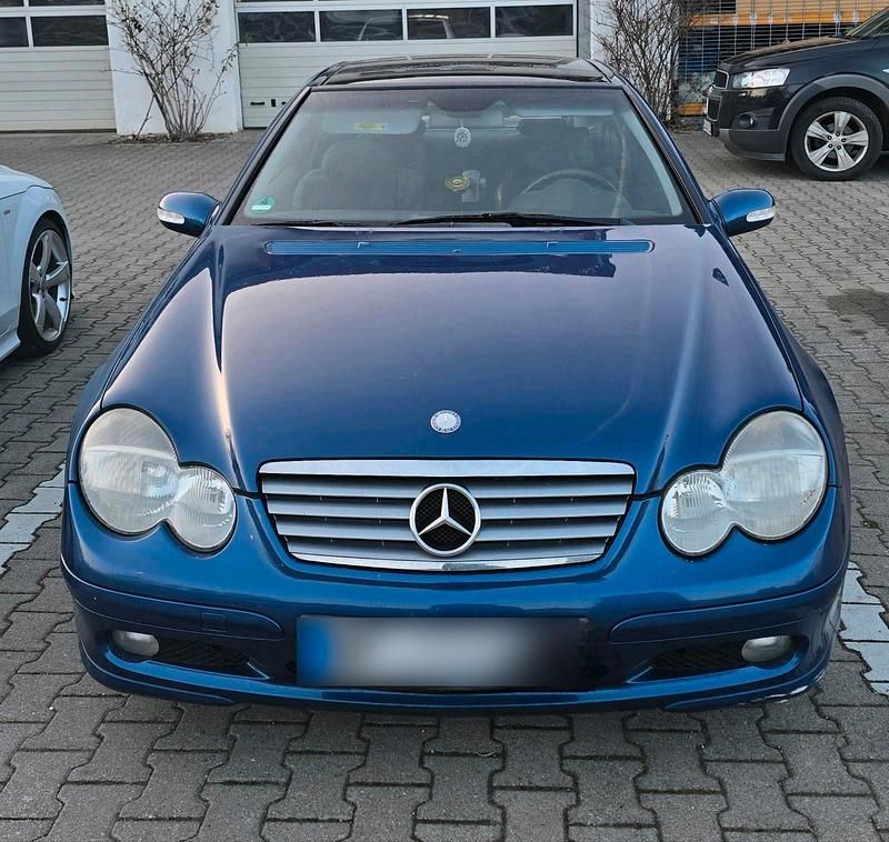 Gebraucht Mercedes C200 163 PS (119 kW) 2002 Blau Coupé