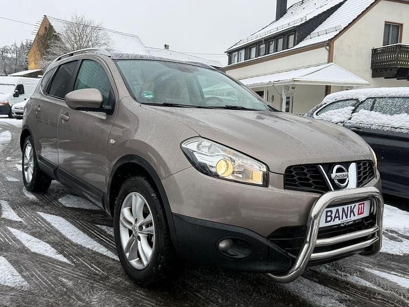 Braun Gebraucht 2011 Nissan Qashqai +2 Acenta SUV | 8.999 € (Etwas zu teuer) - Bild 1/4