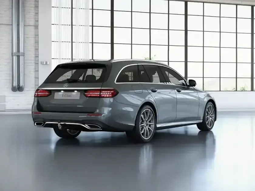 Używany Mercedes E400 AMG 330 KM (242 kW) 2023 Szary Kombi