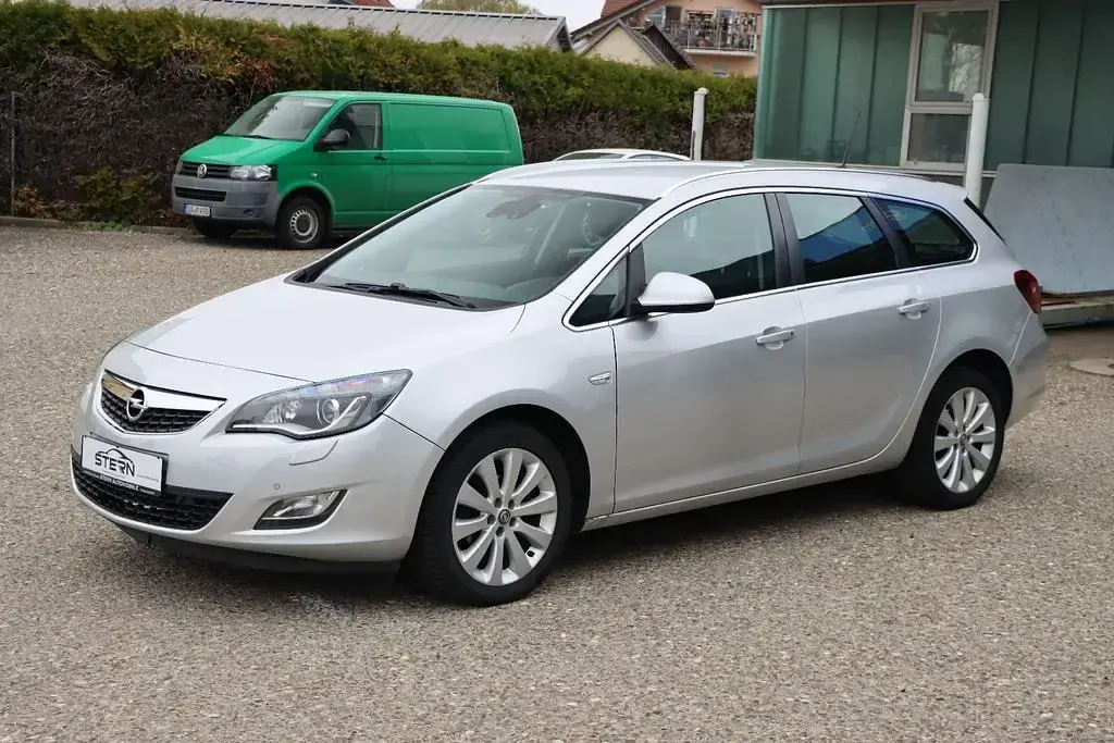 Usata Opel Astra Innovation 101 CV (74 kW) 2011 Argento Station wagon