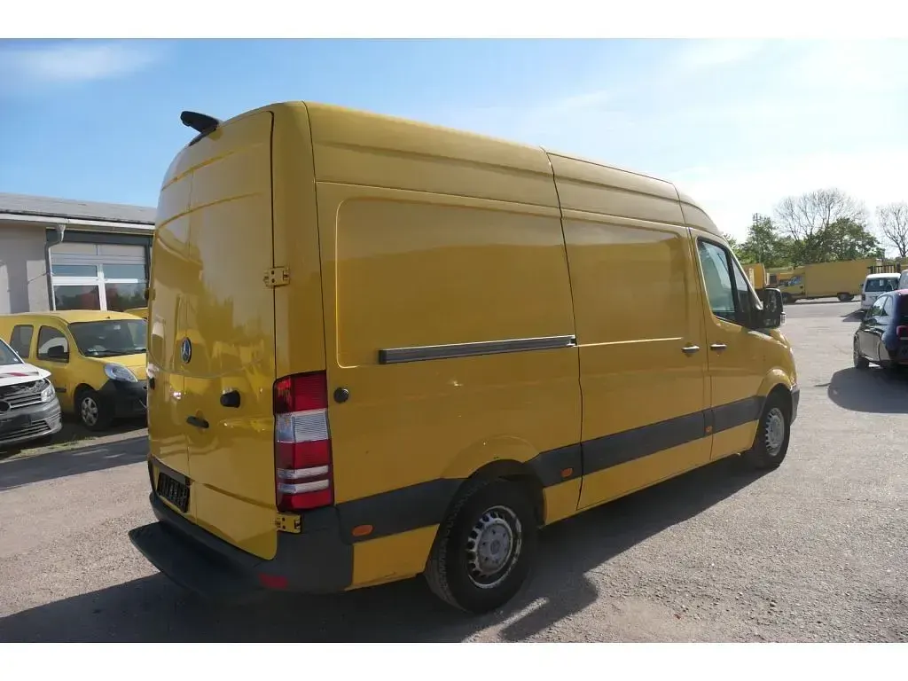 Second-hand Mercedes Sprinter 143 CP (105 kW) 2017 Galben Van
