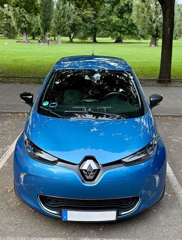 Blau Gebraucht 2017 Renault Zoe Intens Kleinwagen | 8.500 € (Teuer) - Bild 1/4