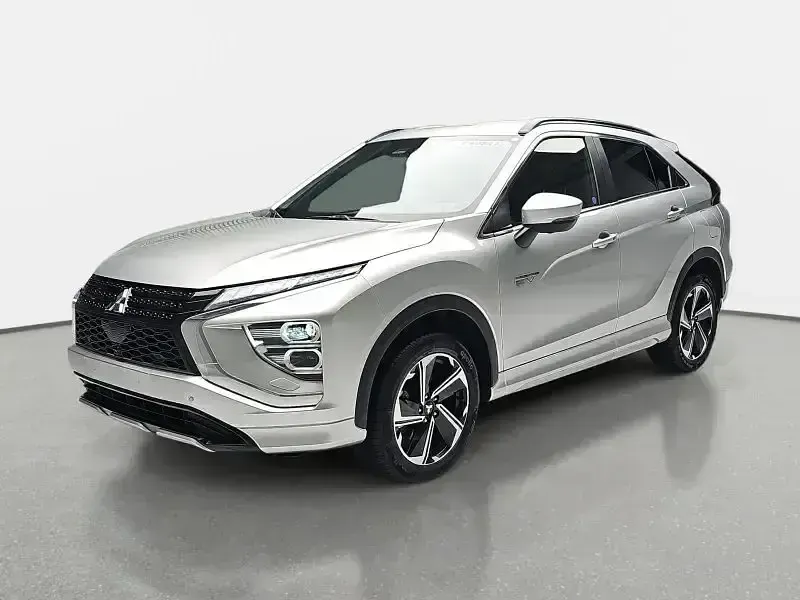 Używany Mitsubishi Eclipse Cross Select 188 KM (138 kW) 2025 Srebrny SUV