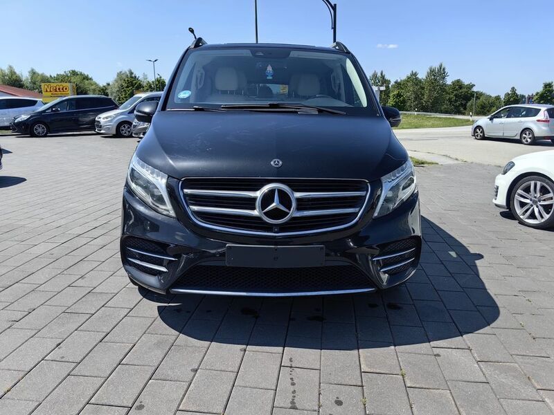 Schwarz Gebraucht 2019 Mercedes V250 AMG line Van / Kleinbus | 38.950 € (Superpreis) - Bild 1/4